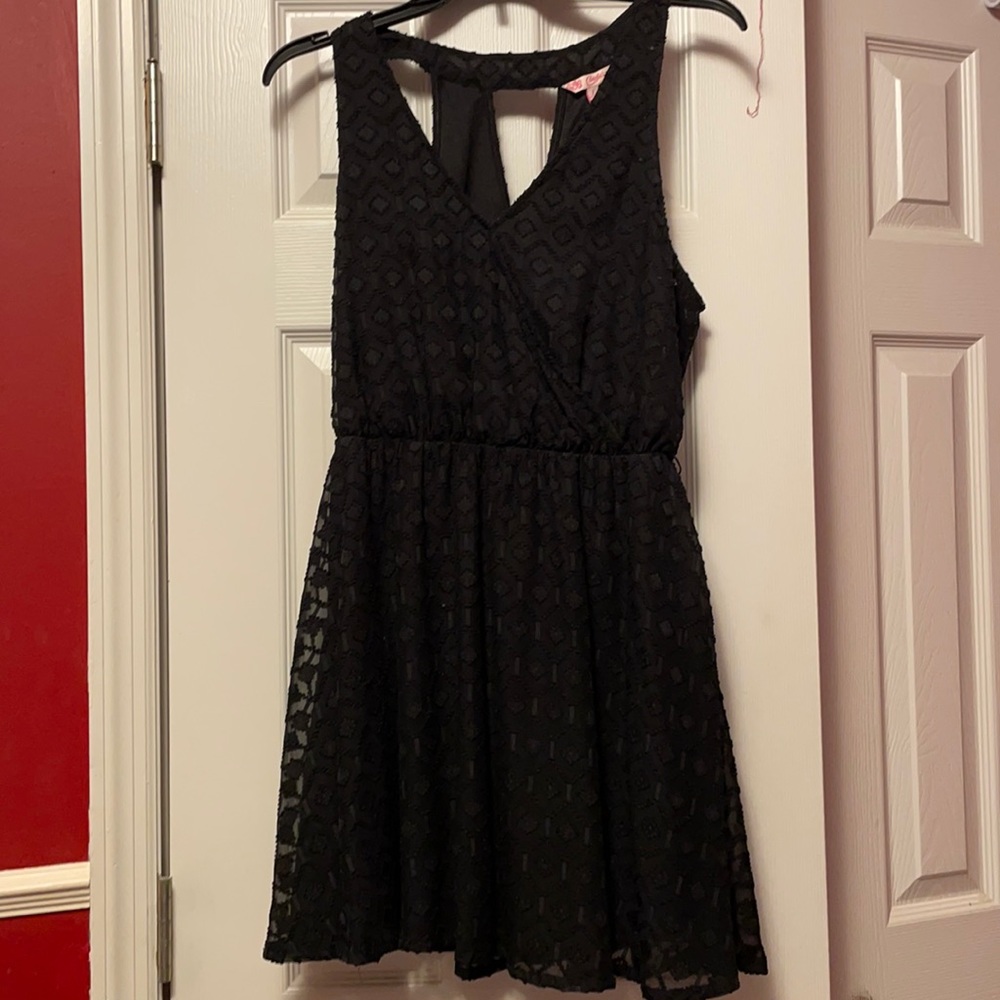 Short V-Neck Dress - Black